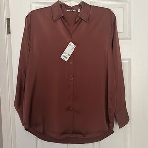 BROWN SATINY BUTTON-DOWN SHIRT, New w/tag, Uniqlo, Medium, Loose fit